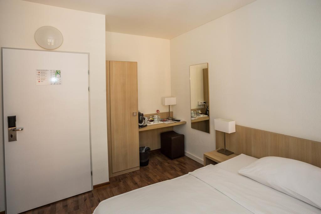 Hotel Oerlikon Inn Zürich Exterior foto